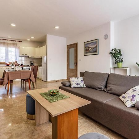 Awesome Apartment In Pula With Wifi Exterior photo