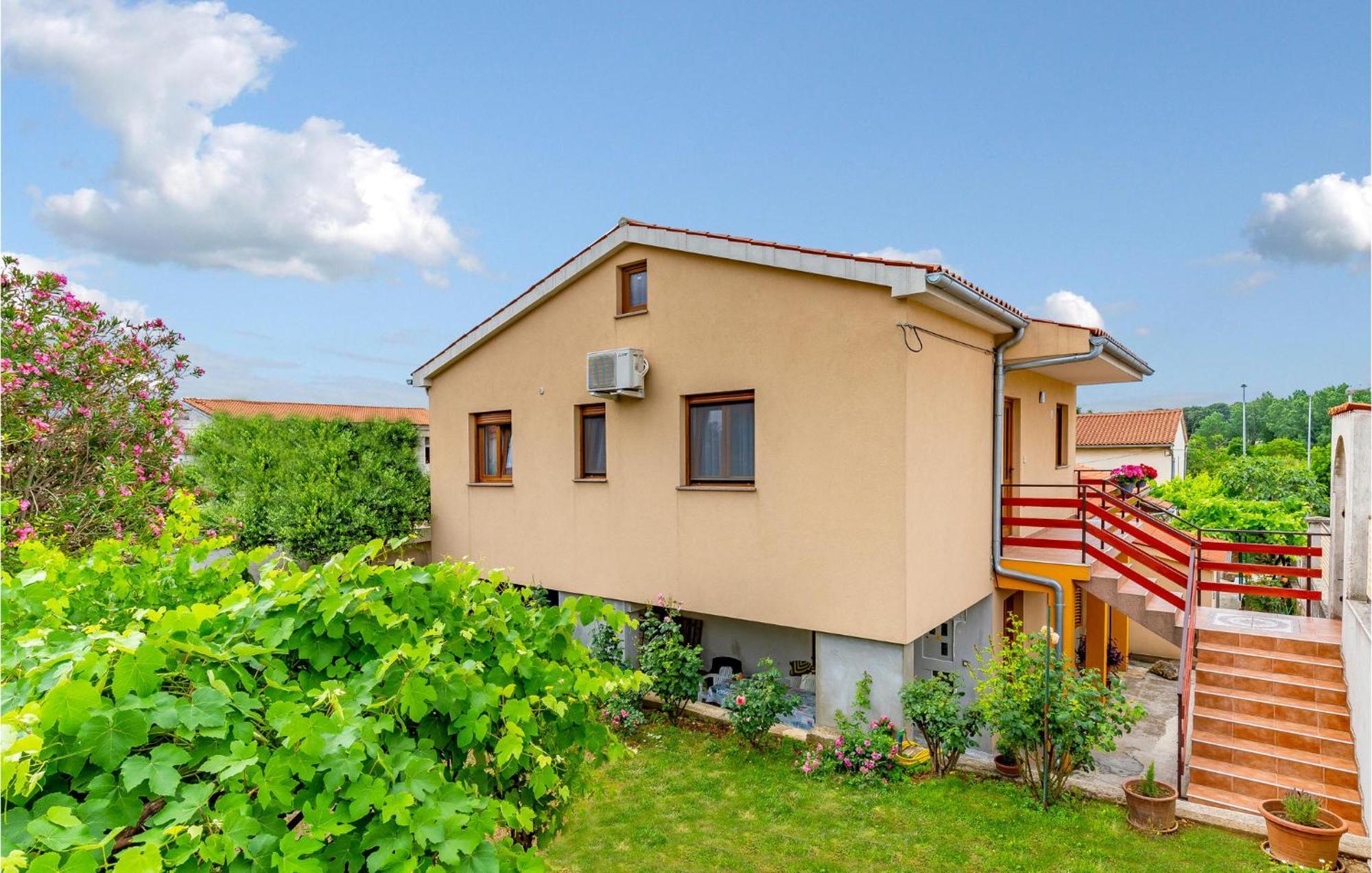 Awesome Apartment In Pula With Wifi Exterior photo